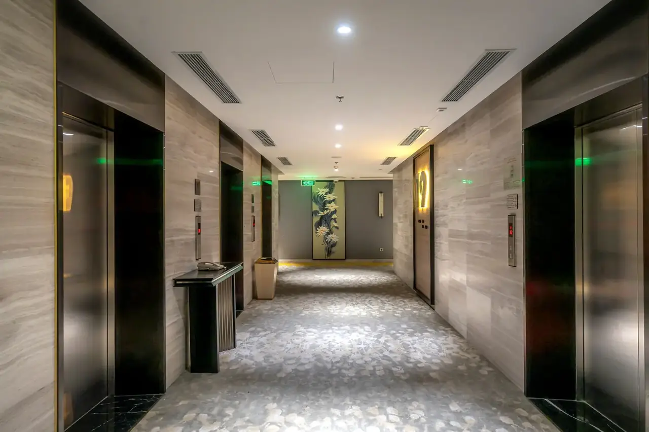 Solvian Hotel Haven interior corridor